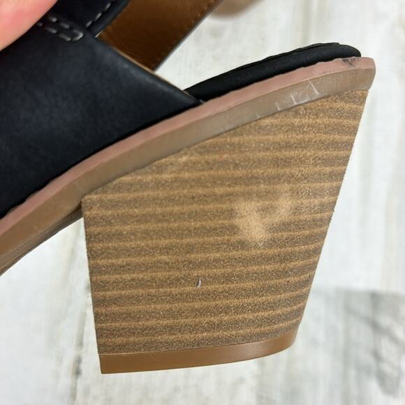Sofft Women’s 9.5 Black Faux Suede Block Heel Open Toe Slingback Sandals NEW - Picture 3 of 10